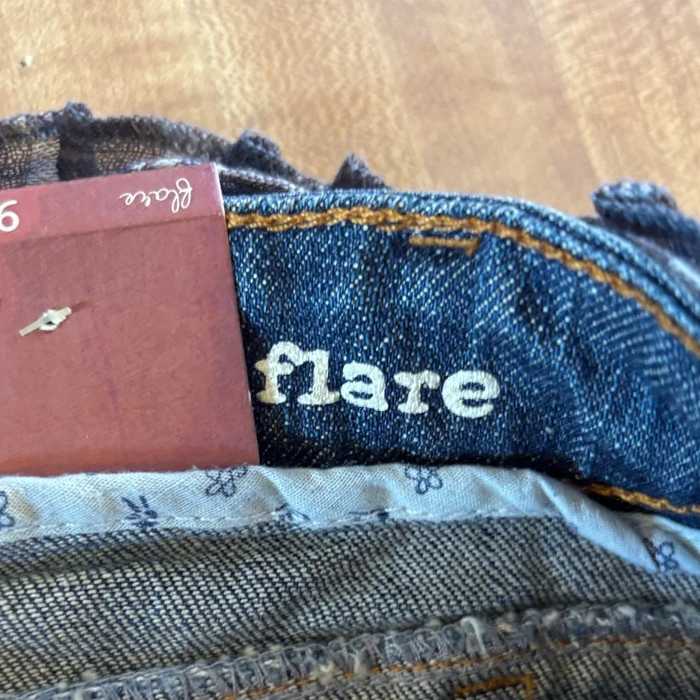 Mudd Dark Blue Flared Jeans for Women NWTS Size 9 Distressed - Picture 11 of 12